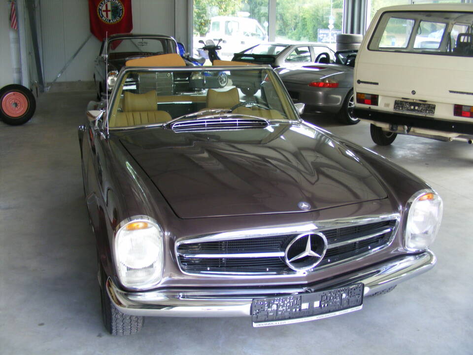 Image 2/36 of Mercedes-Benz 280 SL (1970)