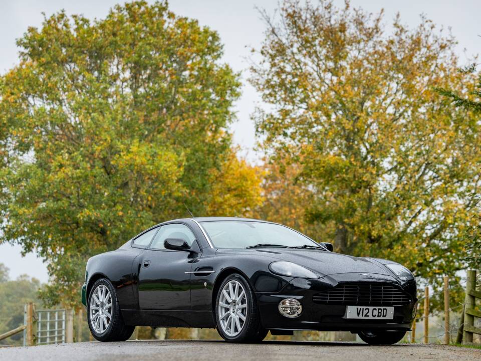 Afbeelding 18/50 van Aston Martin V12 Vanquish S (2007)