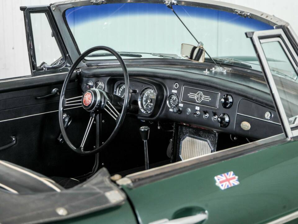 Afbeelding 36/50 van MG MGB (1965)
