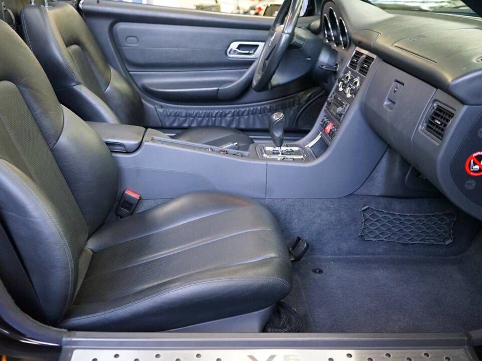 Image 19/33 de Mercedes-Benz SLK 320 (2000)