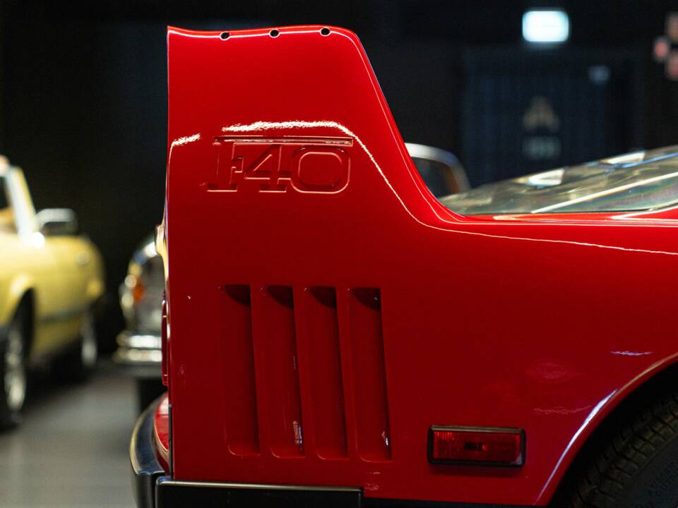 Image 21/50 de Ferrari F40 (1991)