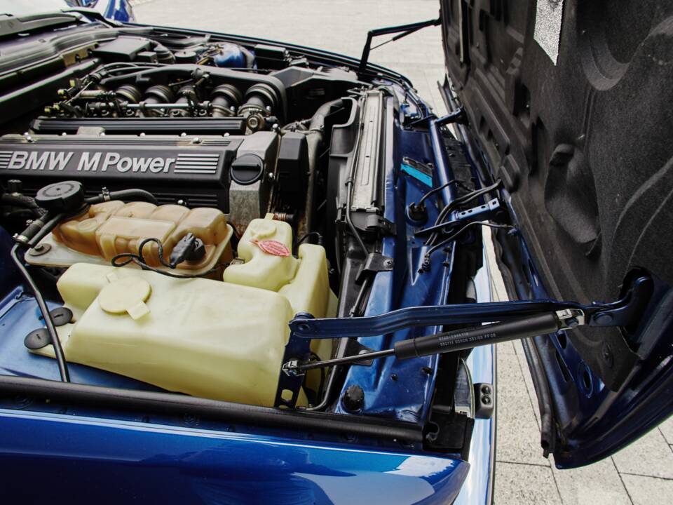 Immagine 47/74 di BMW M5 (1992)