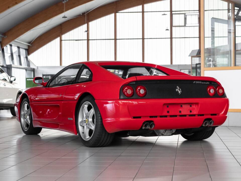 Afbeelding 2/24 van Ferrari F 355 Berlinetta (1994)