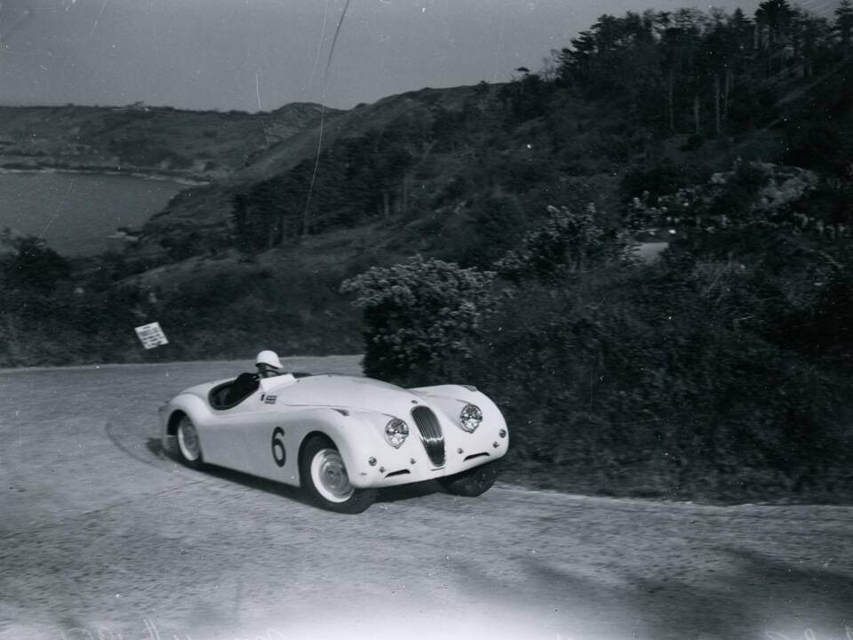 Image 12/50 of Jaguar XK 120 OTS (1950)