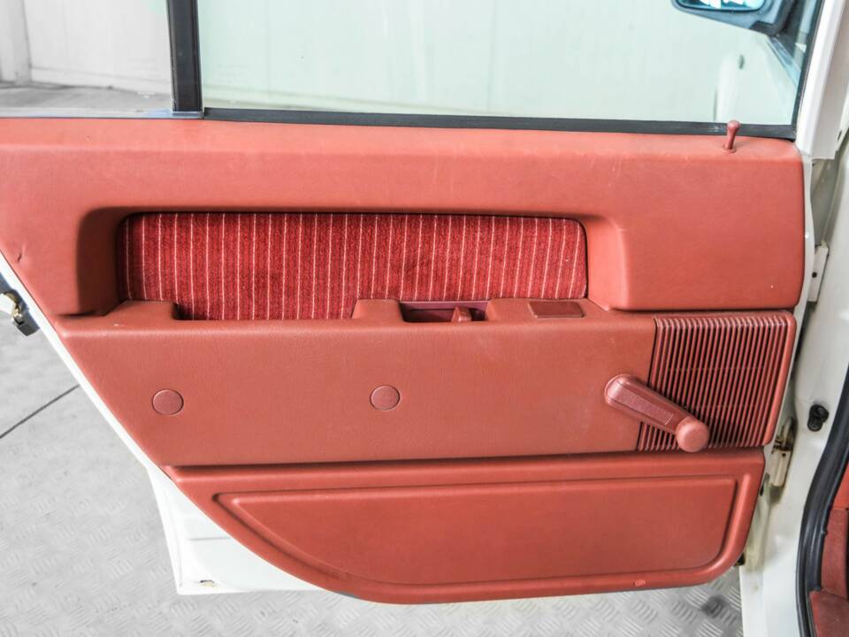 Image 35/50 de Volvo 740 (1984)