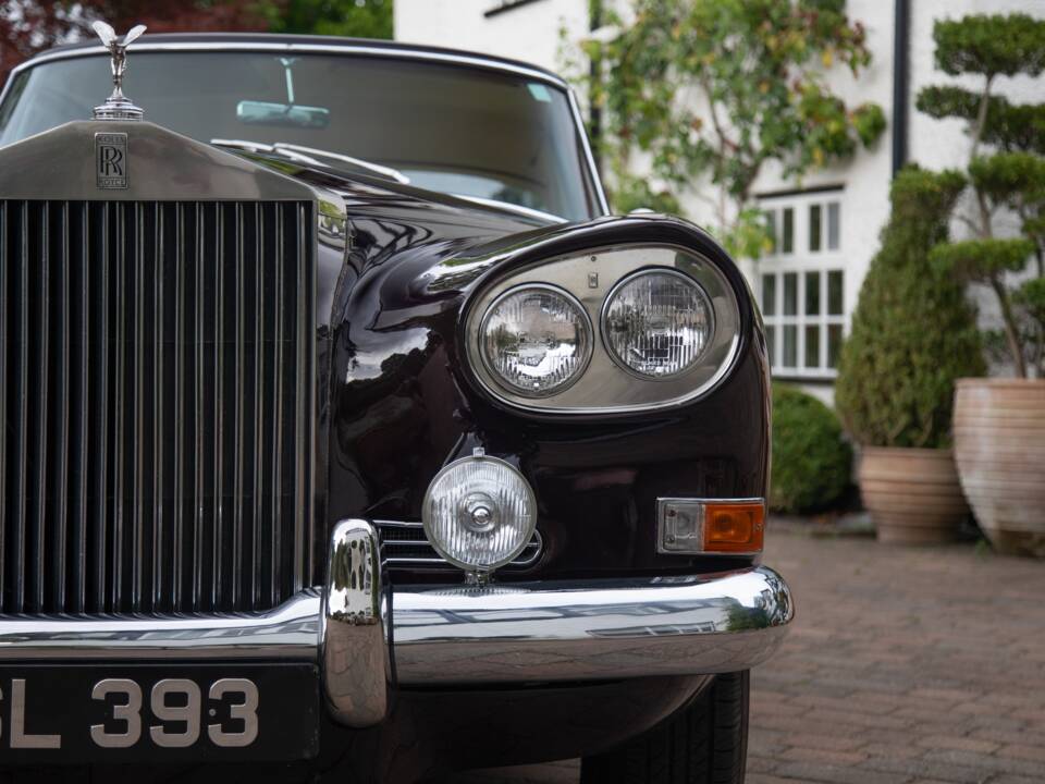 Image 13/50 of Rolls-Royce Silver Cloud III (1964)