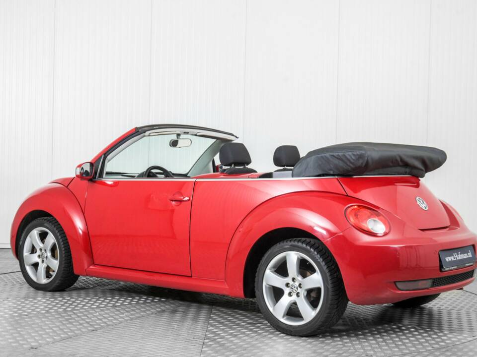 Image 6/50 de Volkswagen New Beetle 2.0 (2006)