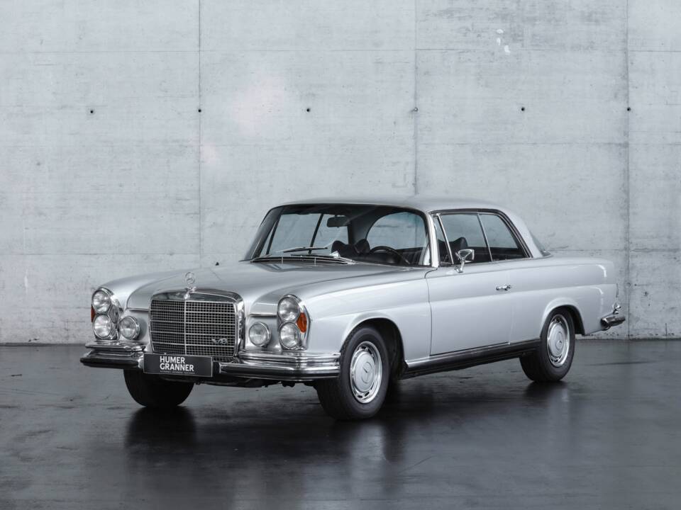 Image 3/49 de Mercedes-Benz 280 SE (1970)