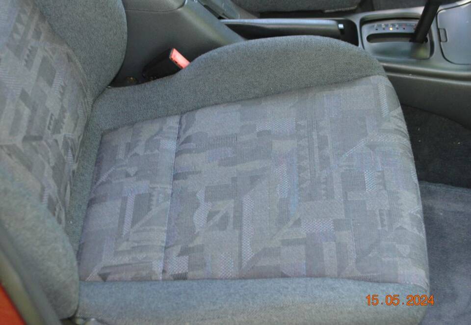 Image 17/38 of Mazda 626 2.0i (1994)