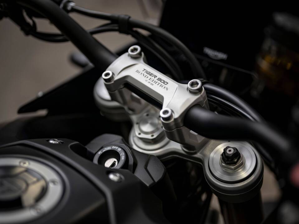 Imagen 7/8 de Triumph DUMMY (2024)