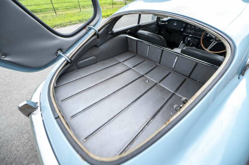 Image 29/50 de Jaguar E-Type (1968)