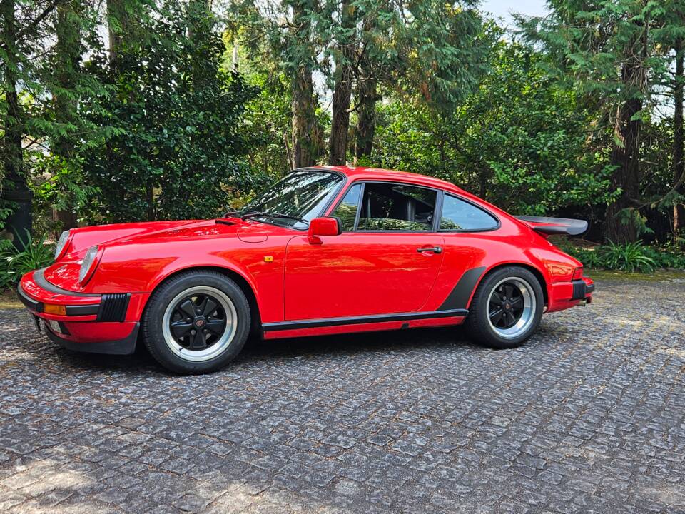 Immagine 19/37 di Porsche 911 Carrera 3.2 (1985)