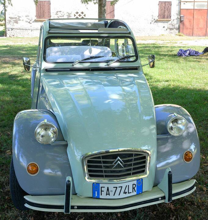 Image 4/8 de Citroën Dyane (1983)