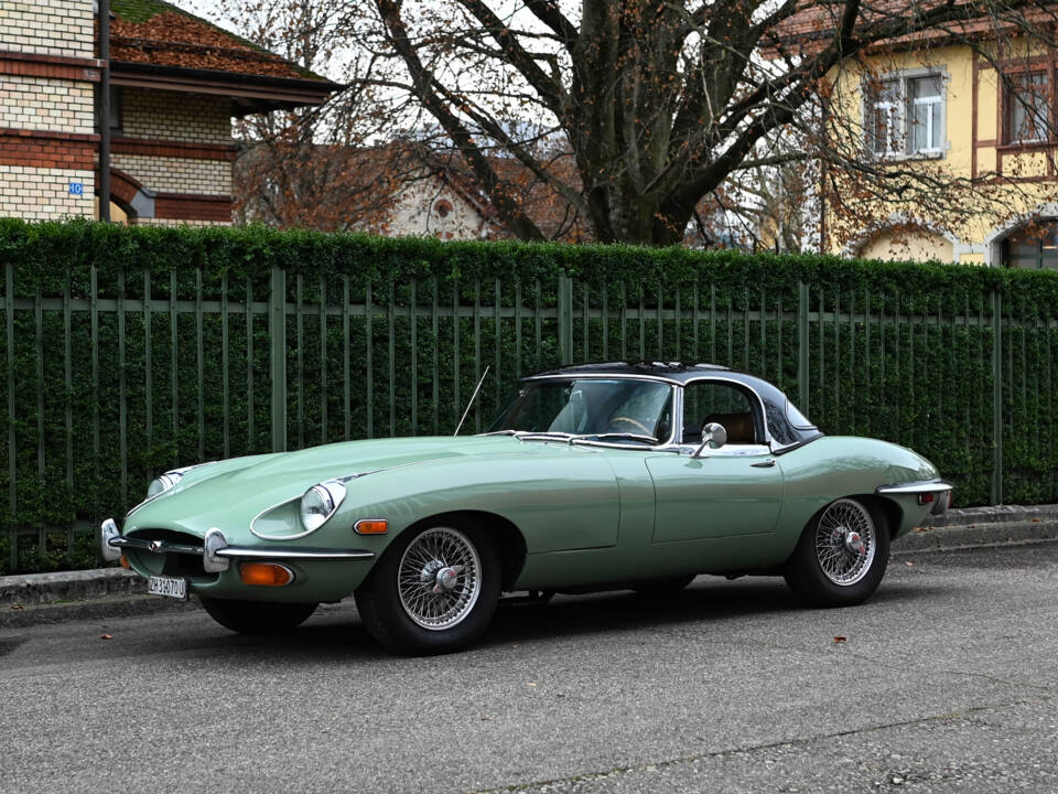 Image 25/60 de Jaguar E-Type (1970)