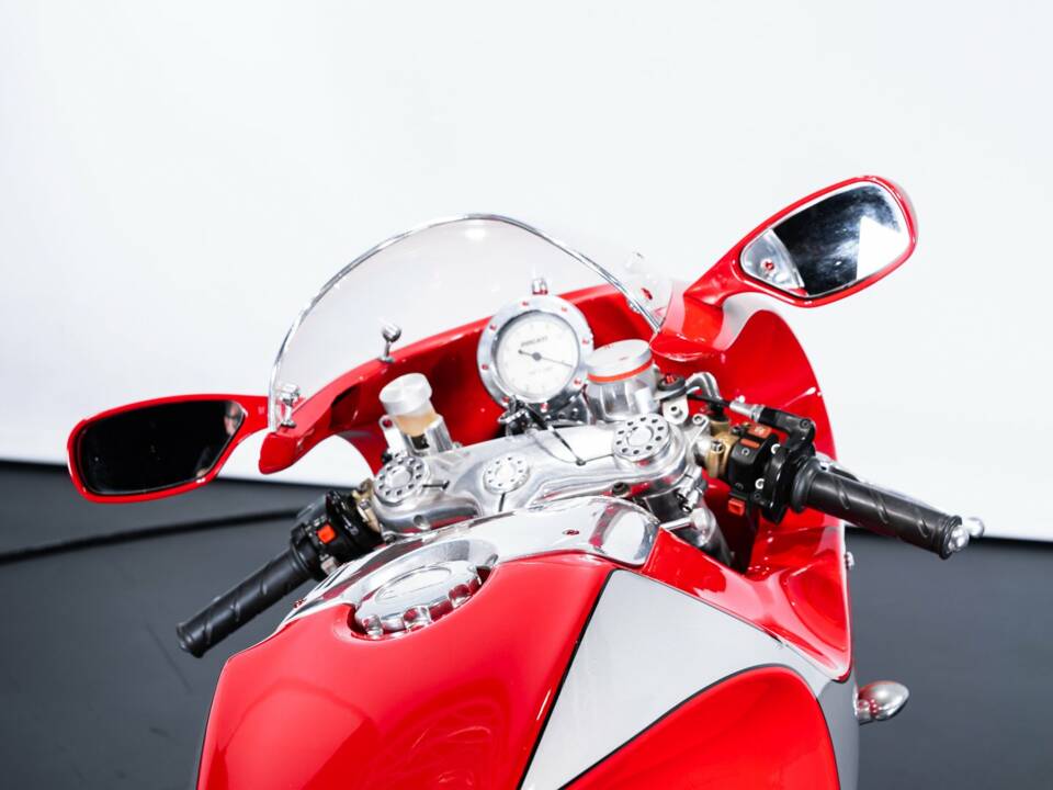 Immagine 12/50 di Ducati DUMMY (2003)