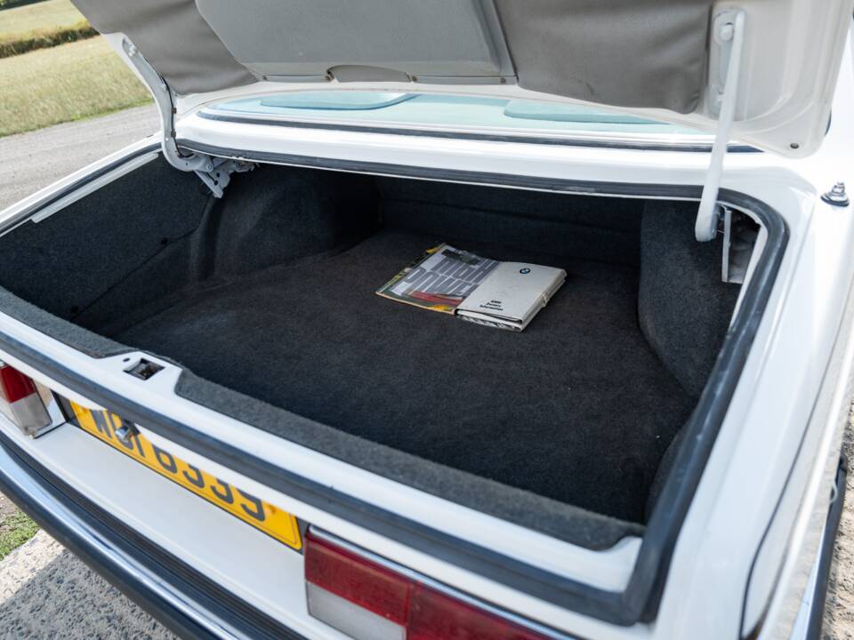 Bild 37/44 von BMW 628 CSi (1900)