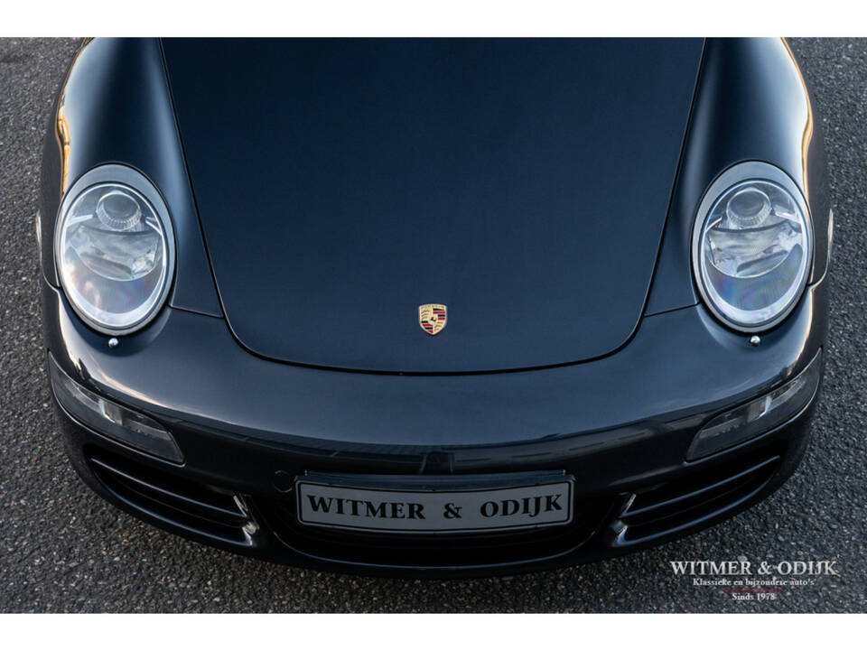 Image 17/34 of Porsche 911 Carrera S (2005)