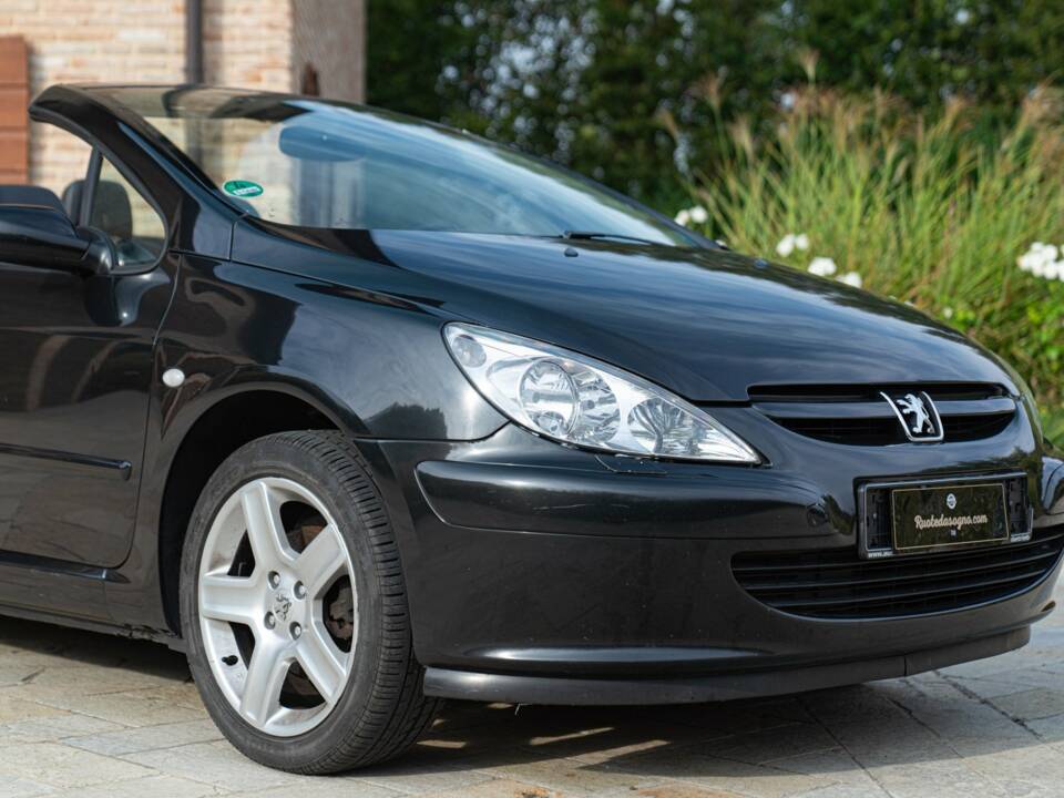 Bild 14/50 von Peugeot 307 CC 2.0i (2004)