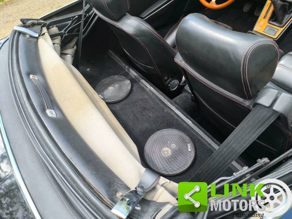 Bild 8/10 von Alfa Romeo 2.0 Spider (1986)