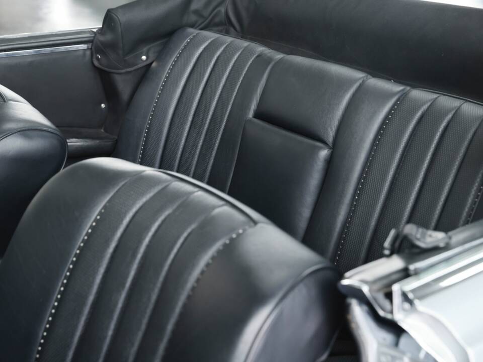 Image 25/48 of Mercedes-Benz 280 SE (1969)