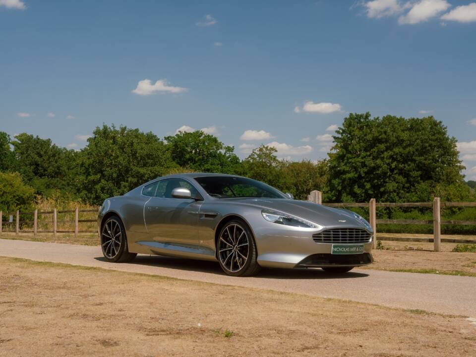 Image 91/96 of Aston Martin DB 9 GT "Bond Edition" (2015)