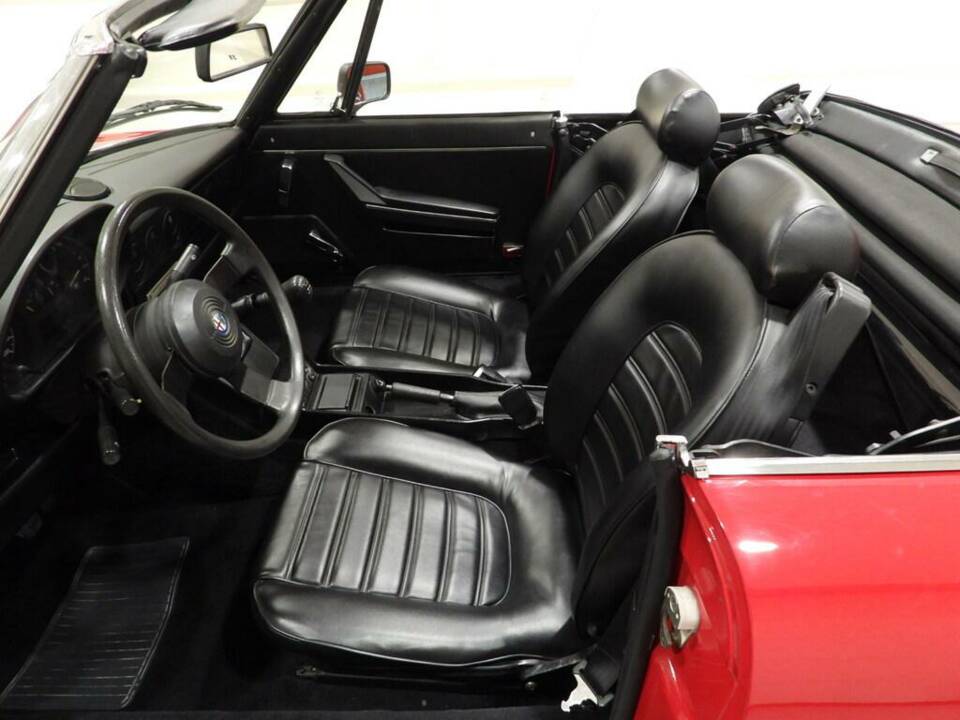Image 5/15 of Alfa Romeo 1.6 Spider (1989)