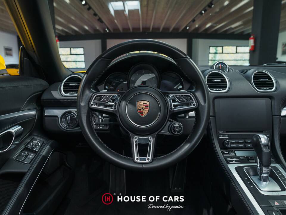 Image 17/25 of Porsche 718 Boxster S (2016)