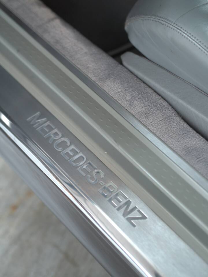 Image 39/56 de Mercedes-Benz 500 SL (1993)
