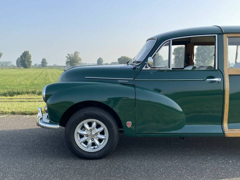 Image 7/8 of Morris Minor 1000 Traveller (1969)