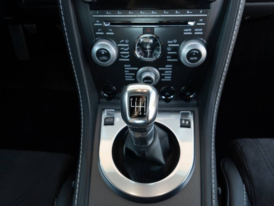 Image 52/83 de Aston Martin V12 Vantage (2009)