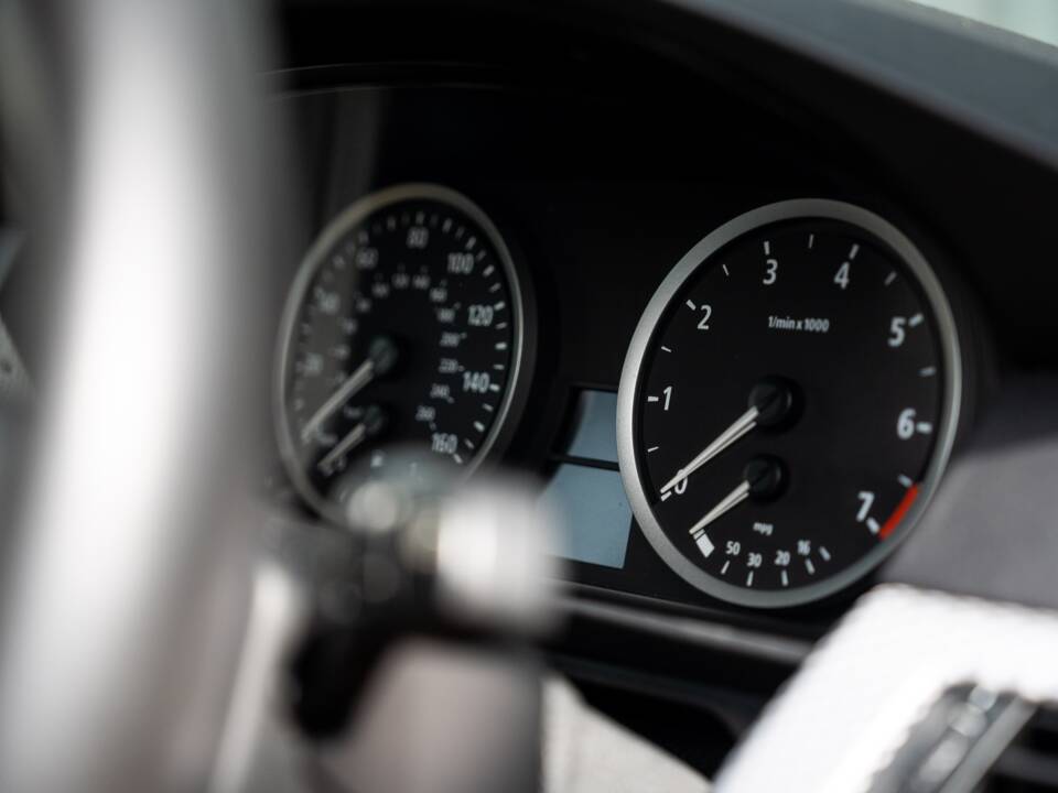 Imagen 27/65 de BMW 545i Touring (2005)