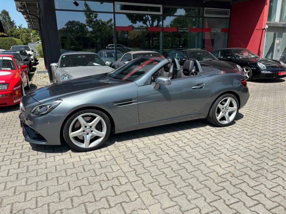 Image 17/20 de Mercedes-Benz SLC 300 (2016)