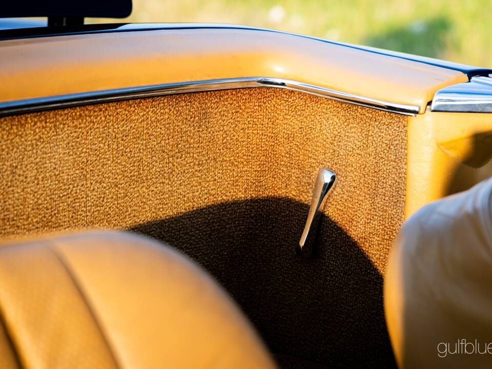 Image 24/79 de Mercedes-Benz 280 SL (1969)