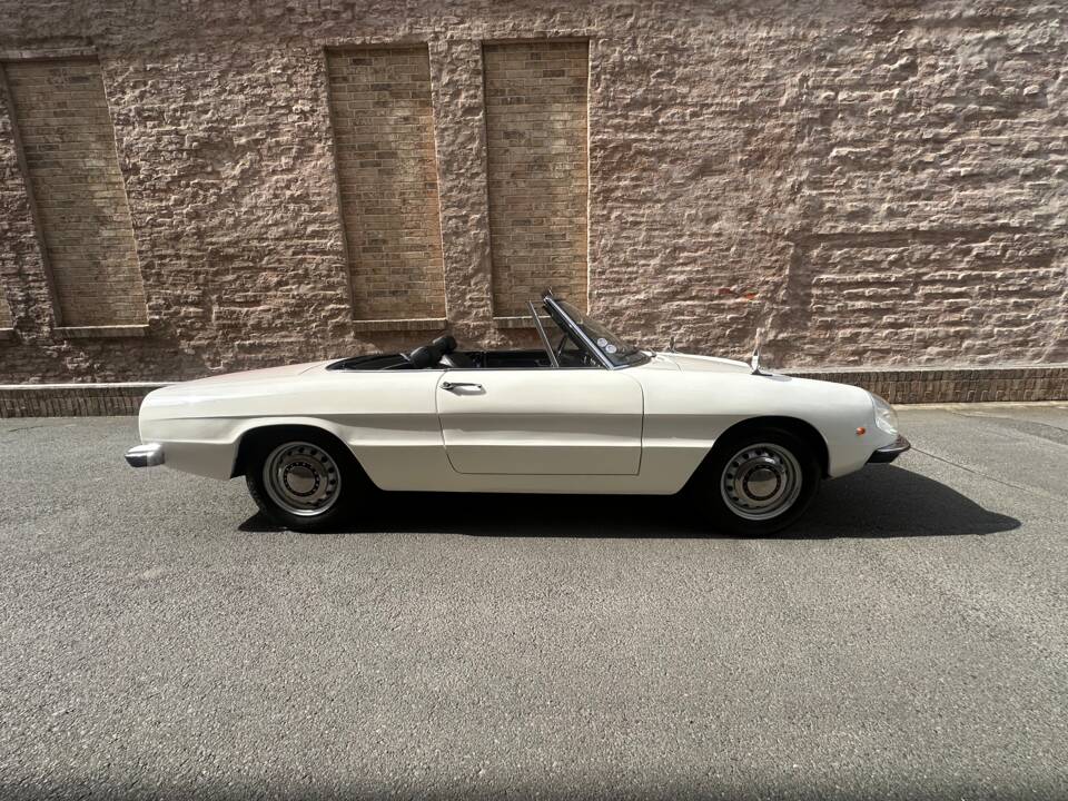 Image 10/63 of Alfa Romeo Spider 1300 Junior (1970)