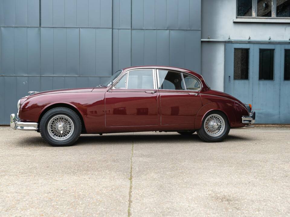 Image 5/49 of Jaguar Mk II 3.4 (1967)
