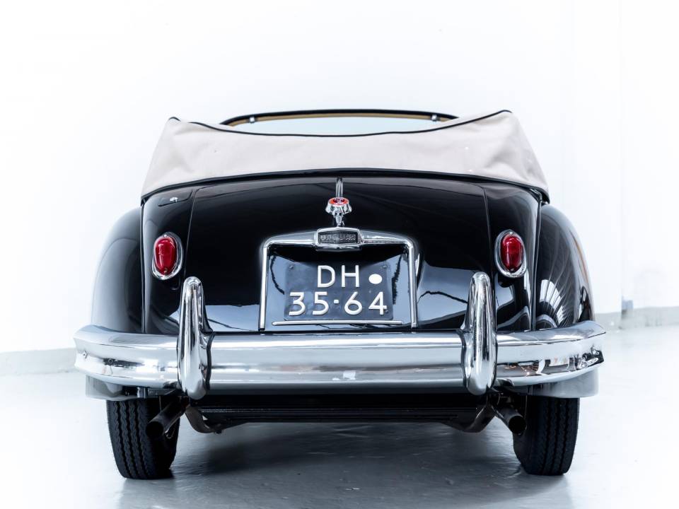 Immagine 7/36 di Jaguar XK 150 DHC (1957)