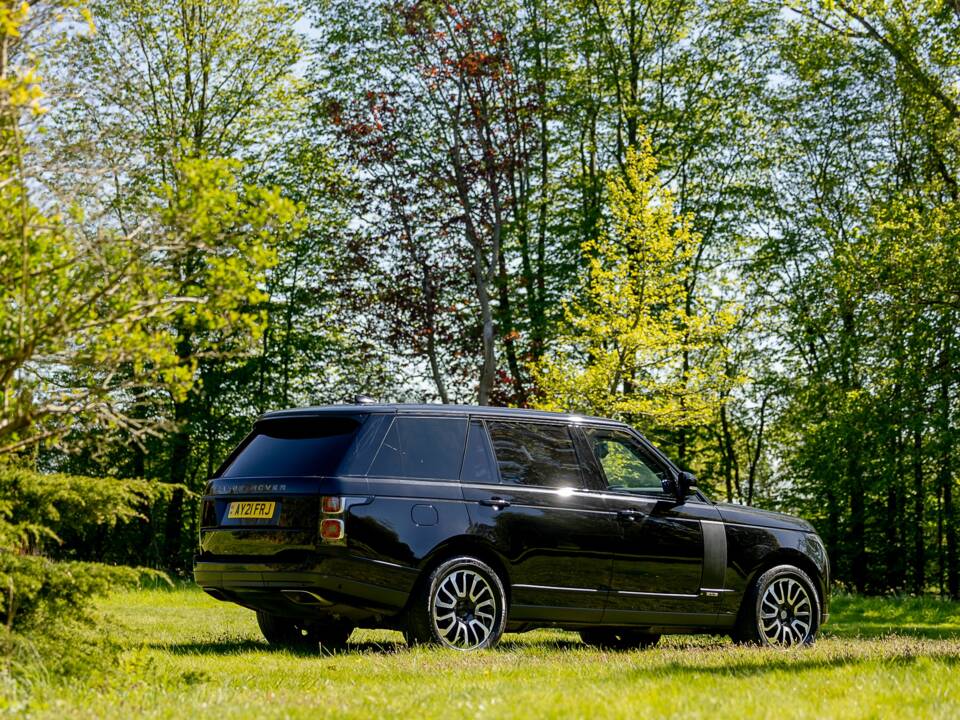 Image 12/49 of Land Rover Range Rover V8 Armoured (2022)