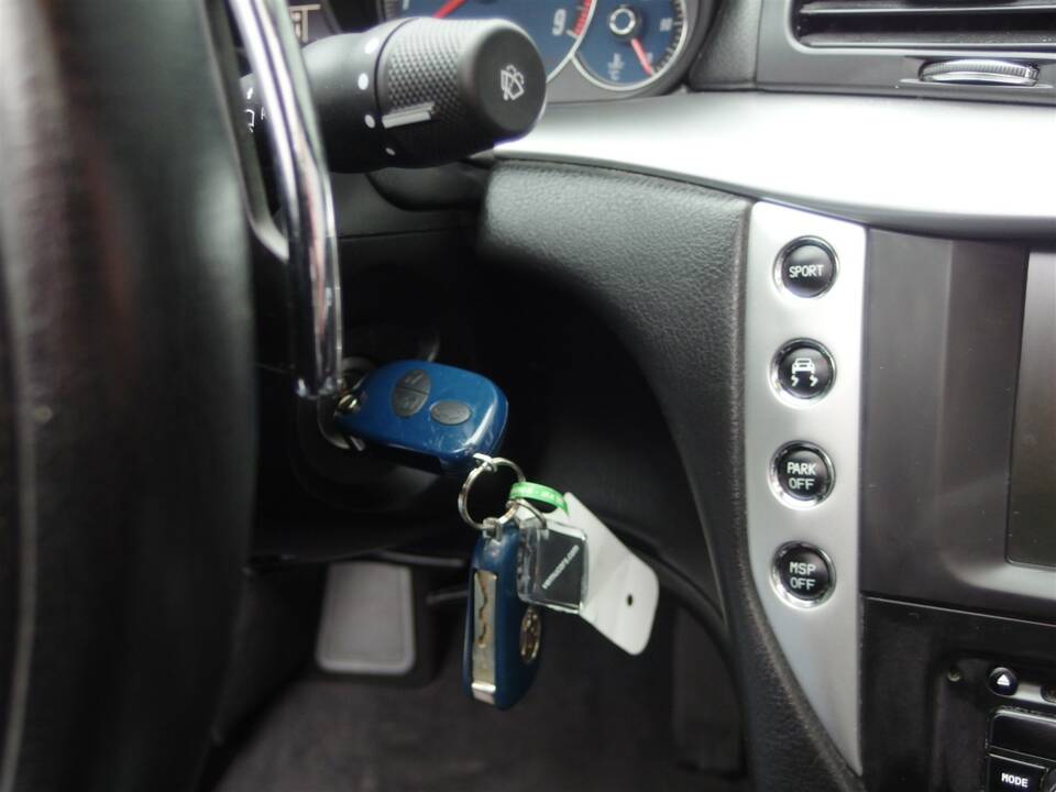 Immagine 34/93 di Maserati GranCabrio 4.7 (2010)