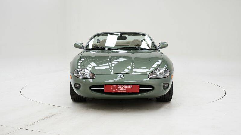 Image 9/15 of Jaguar XK8 4.0 (2000)