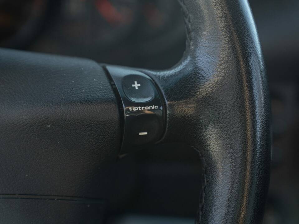 Image 34/50 of Porsche 911 Carrera 4 (1999)