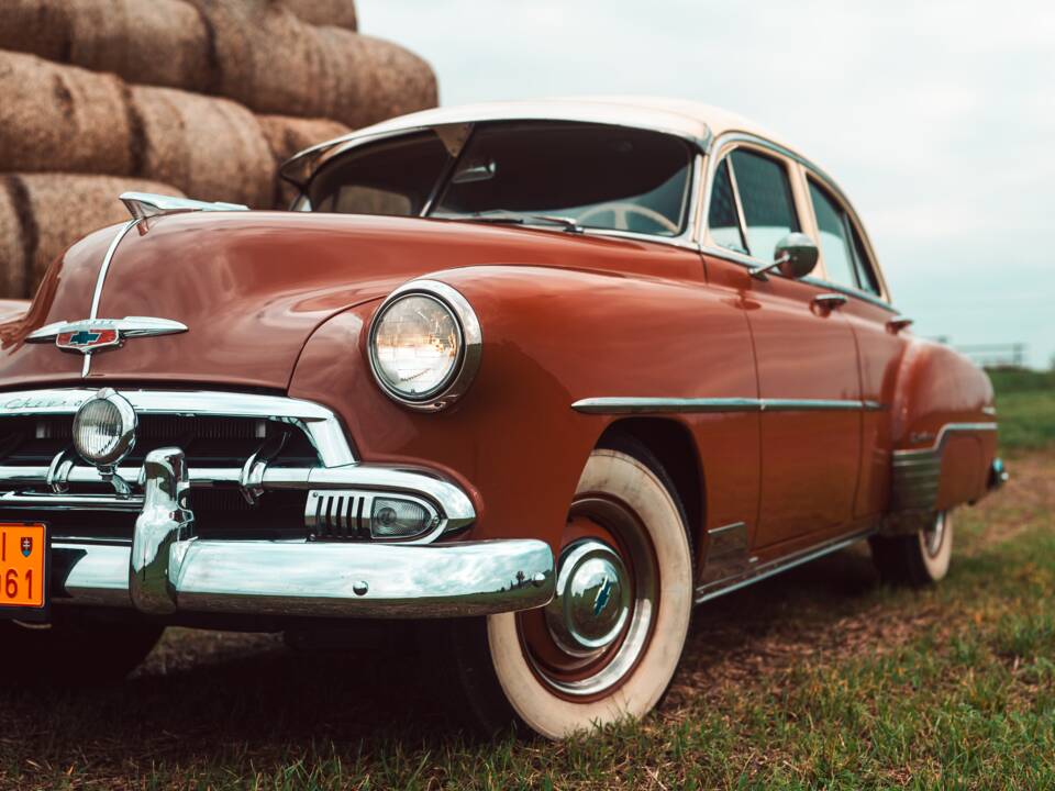 Image 3/28 of Chevrolet Deluxe Styleline (1952)