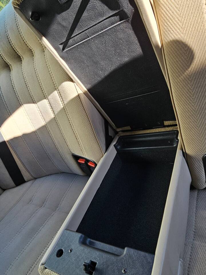 Image 98/100 of BMW 728i (1983)