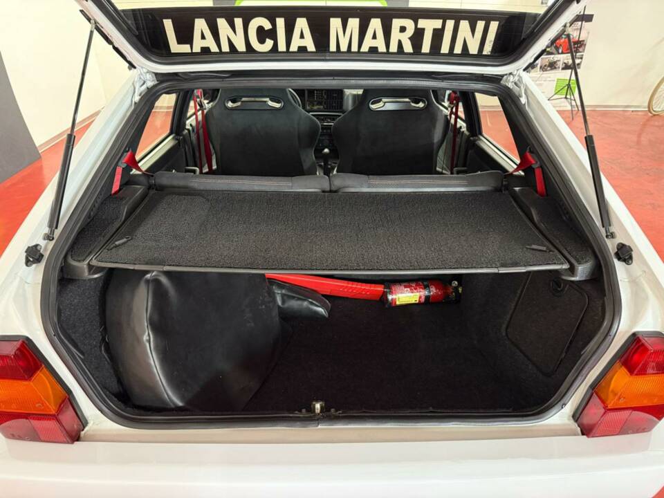Bild 17/43 von Lancia Delta HF Integrale Evoluzione I "Martini 5" (1992)