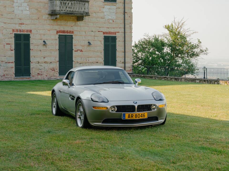 Image 15/185 of BMW Z8 (2001)