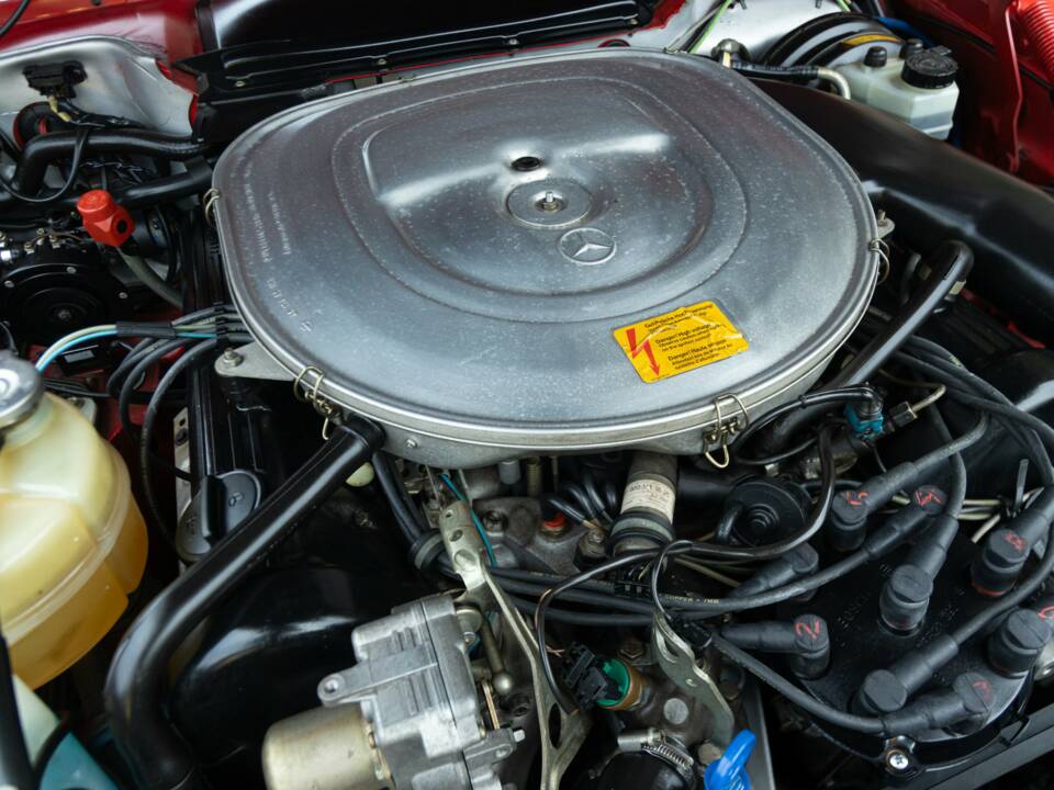 Imagen 39/50 de Mercedes-Benz 560 SL (1986)