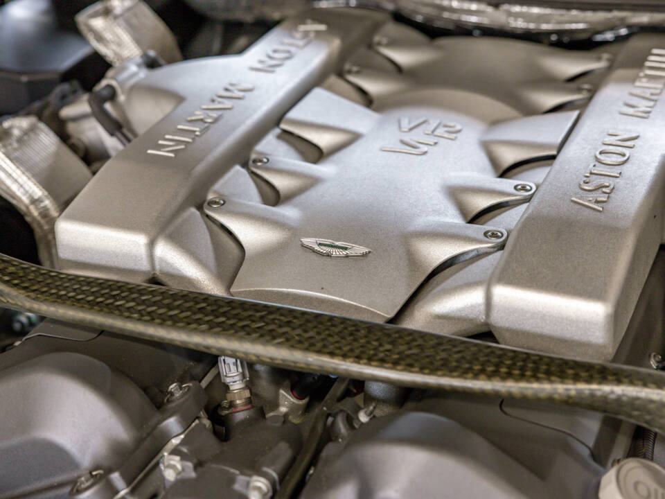 Image 37/56 of Aston Martin V12 Vanquish S (2005)