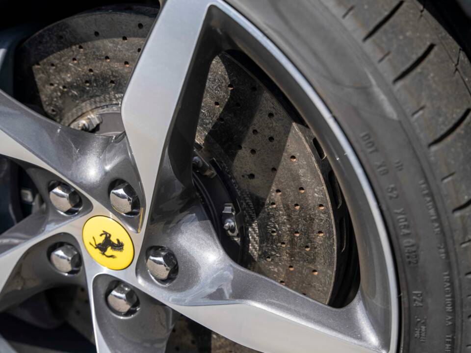 Image 25/44 of Ferrari Portofino M (2022)
