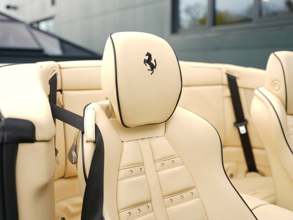 Imagen 17/50 de Ferrari California (2011)