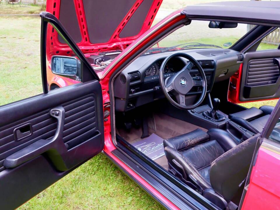 Imagen 12/26 de BMW 318i (1992)