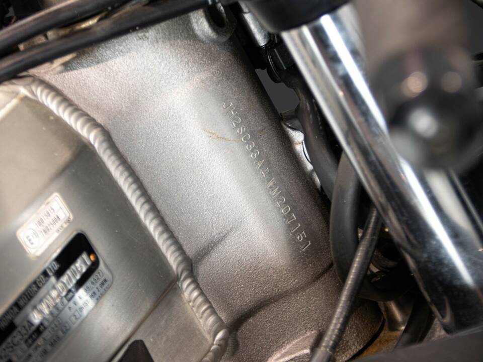 Bild 31/44 von Honda DUMMY (1999)